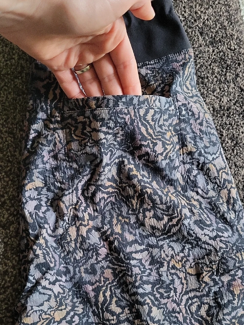 Athleta Trekkie North Jogger Pants Kinetic Abstract Size 6 - Picture 9 of 10